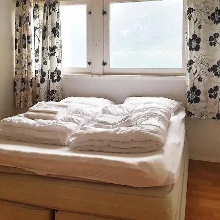 Two-bedroom Holiday In Appartement *