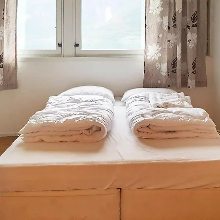 Two-bedroom Holiday In Høyheimsvik