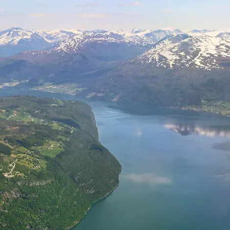 Two-bedroom Holiday In Høyheimsvik